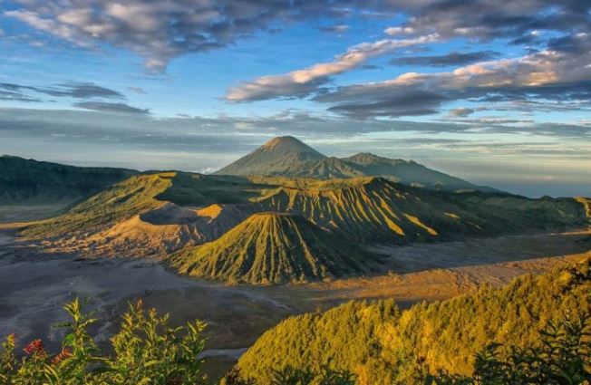 gunung penanjakan, Highest Mountains in Indonesia