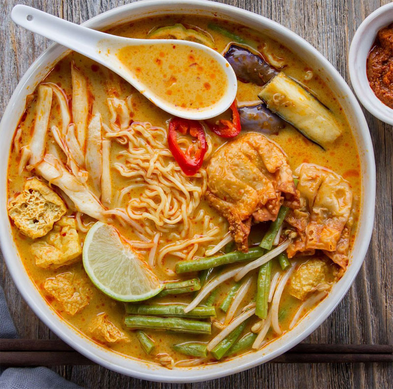 Curry Laksa malaysian food recipes to try