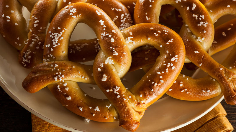 Pretzels is one of the popular street food in New York