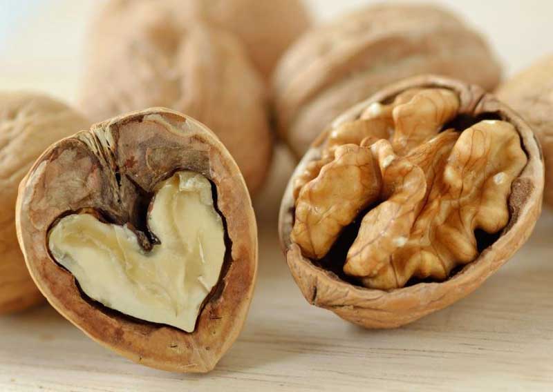 Walnuts healthy food for heart