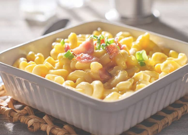 Macaroni and cheese to eat cream cheese with