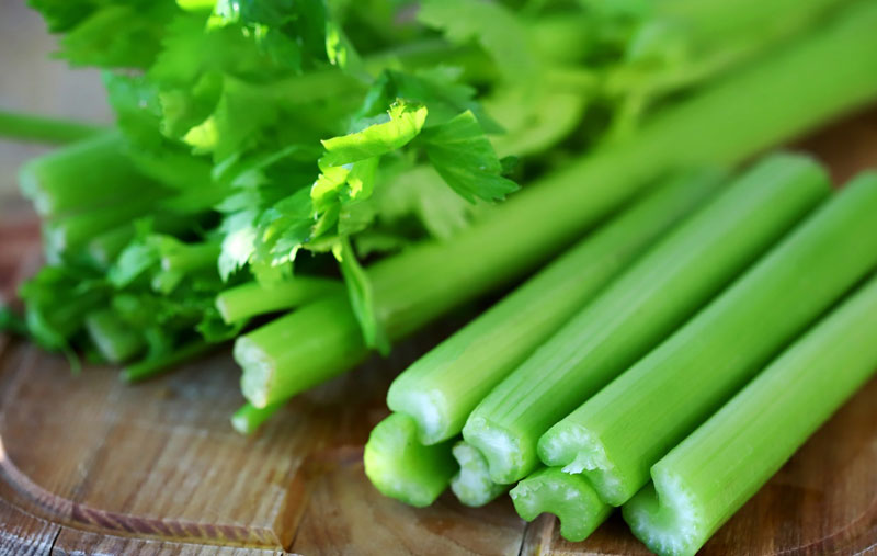 How to Choose Fresh Celery